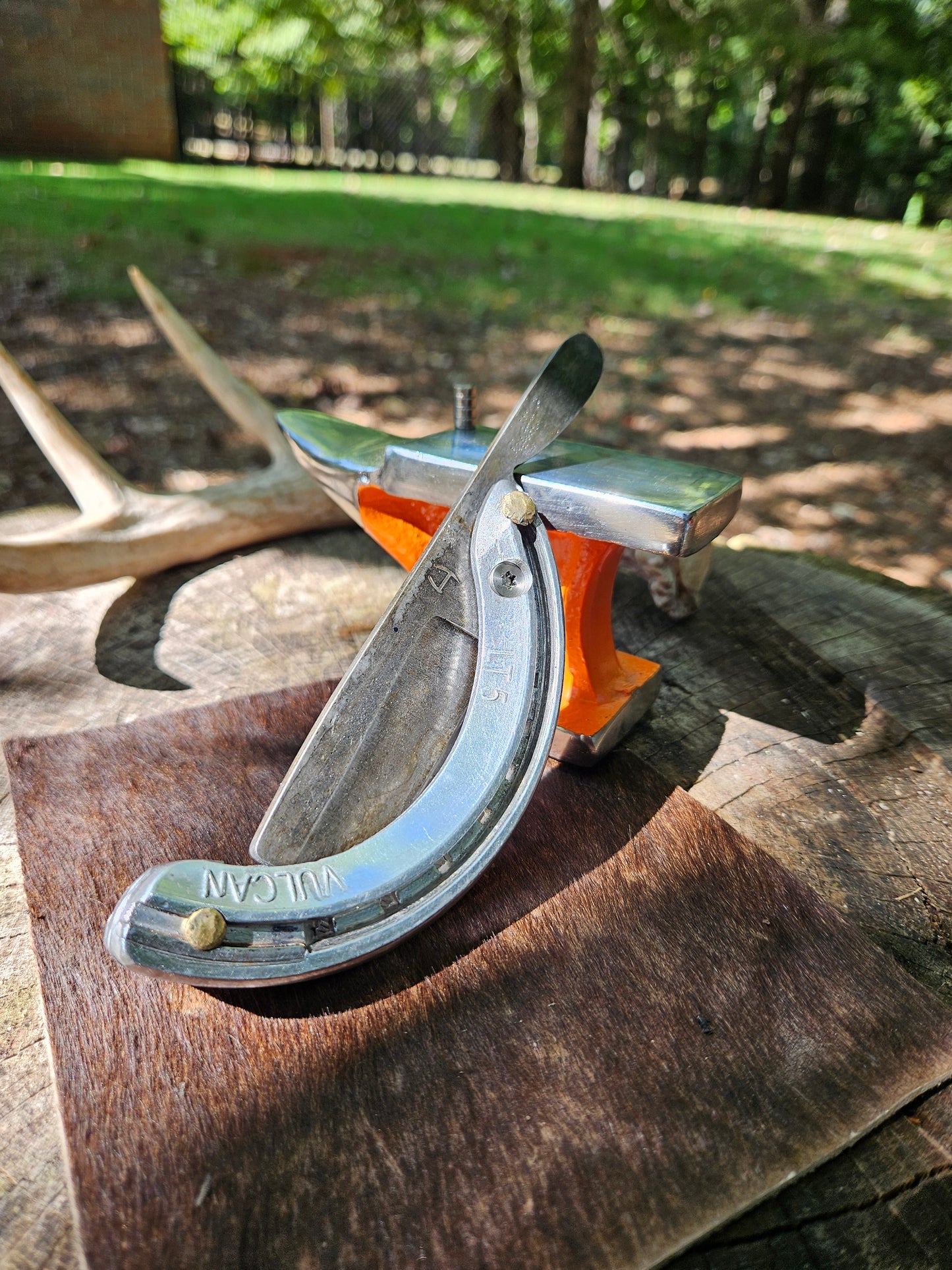 Horseshoe Friction Folder